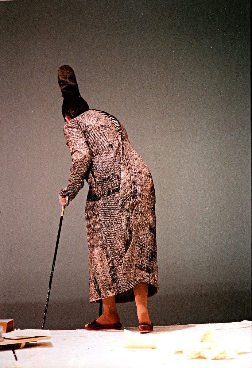 Szene aus Thomas Chatterton, Schauspiel Nürnberg, Kostüme: Mechthild Feuerstein, Foto: Oliver Fantitsch