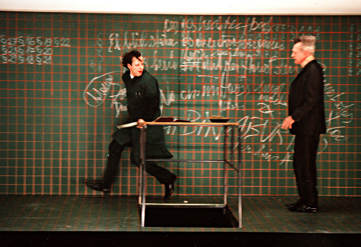 Szene aus Thomas Chatterton, Schauspiel Nürnberg, Kostüme: Mechthild Feuerstein, Foto: Oliver Fantitsch