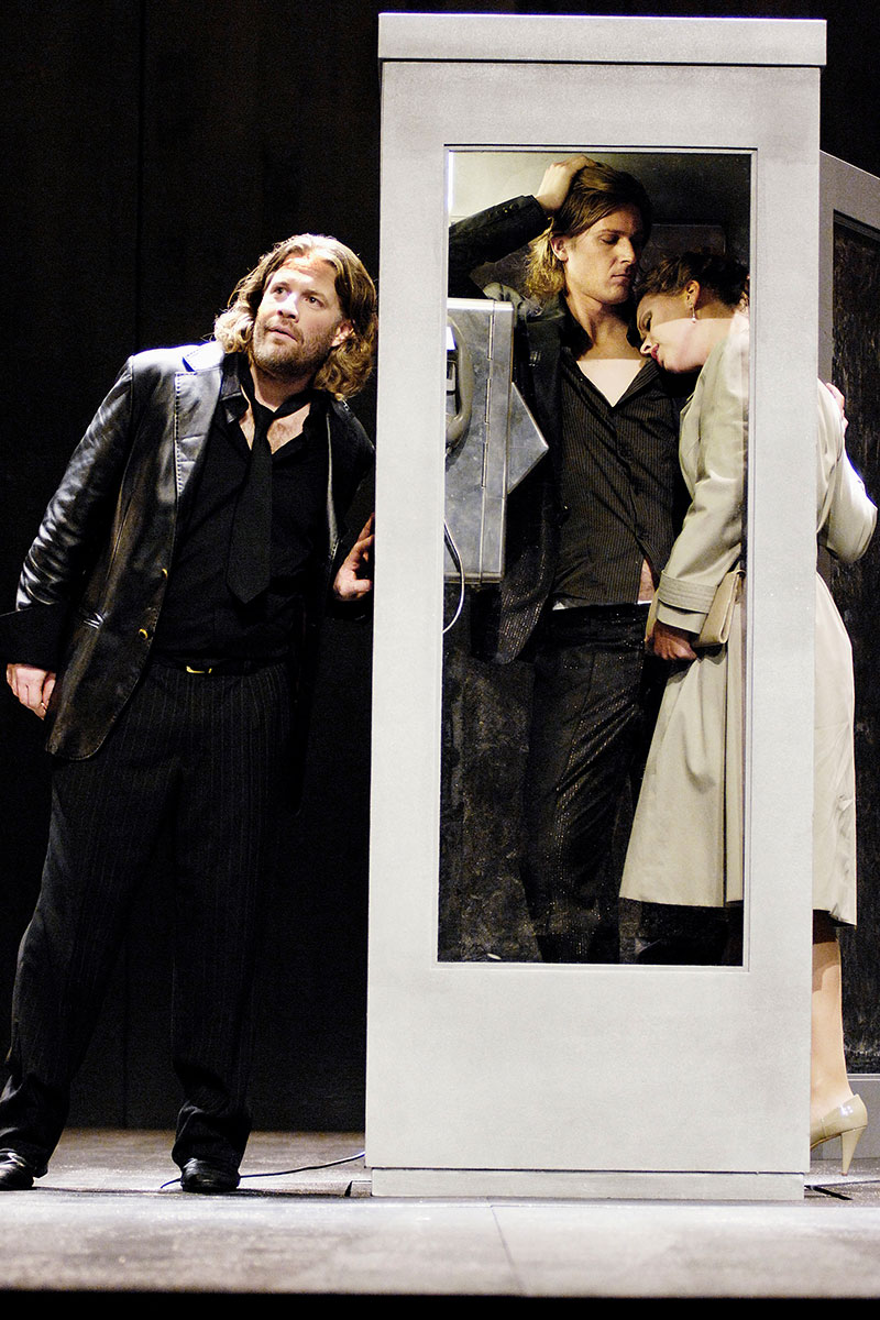 Szene aus Don Giovanni, Luzerner Theater, Kostüme: Mechthild Feuerstein, Foto: Tanja Dorendorf