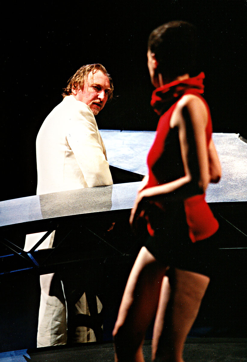 Szene aus Elektra, Schauspiel Frankfurt, Kostüme: Mechthild Feuerstein, Foto: Oliver Fantitsch