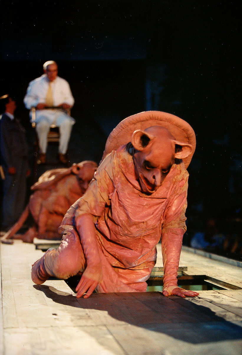 Szene aus Dr. Faustus, Ostseefestspiele Stralsund, Bühne und Kostüme: Mechthild Feuerstein, Foto: Oliver Fantitsch