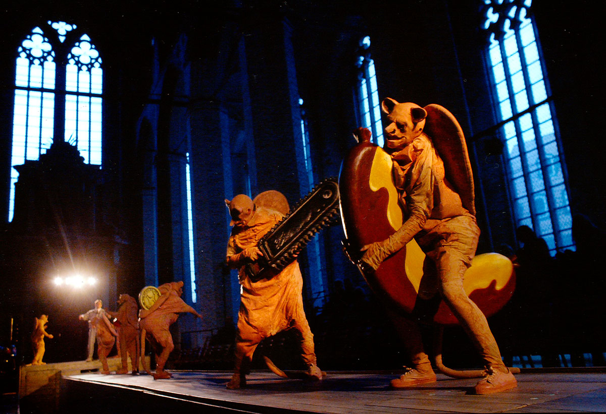 Szene aus Dr. Faustus, Ostseefestspiele Stralsund, Bühne und Kostüme: Mechthild Feuerstein, Foto: Oliver Fantitsch