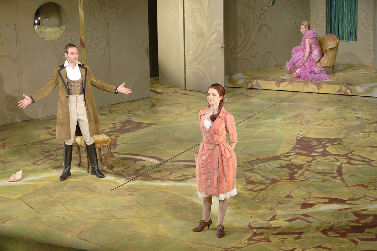 Szene aus Figaros Hochzeit, Stadttheater Bern, 2006, Foto: Oliver Fantitsch