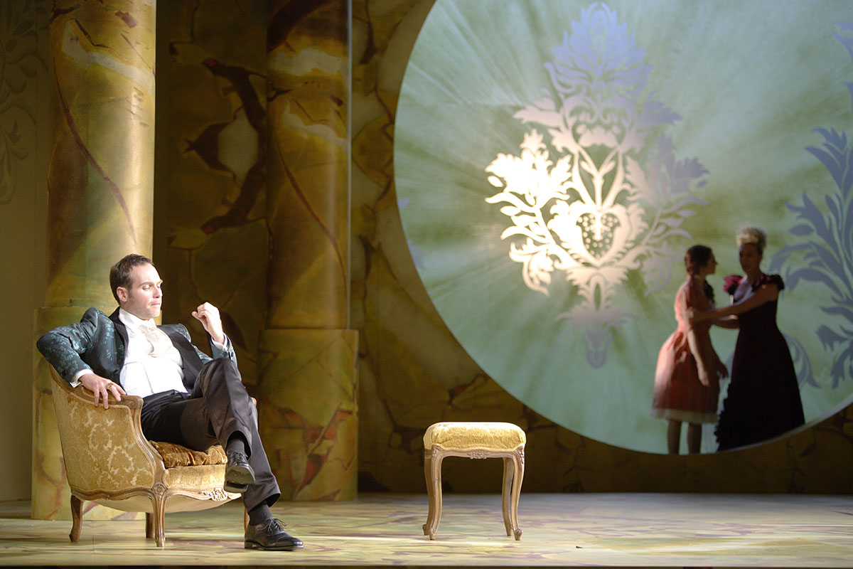 Szene aus Figaros Hochzeit, Stadttheater Bern, 2006, Foto: Oliver Fantitsch