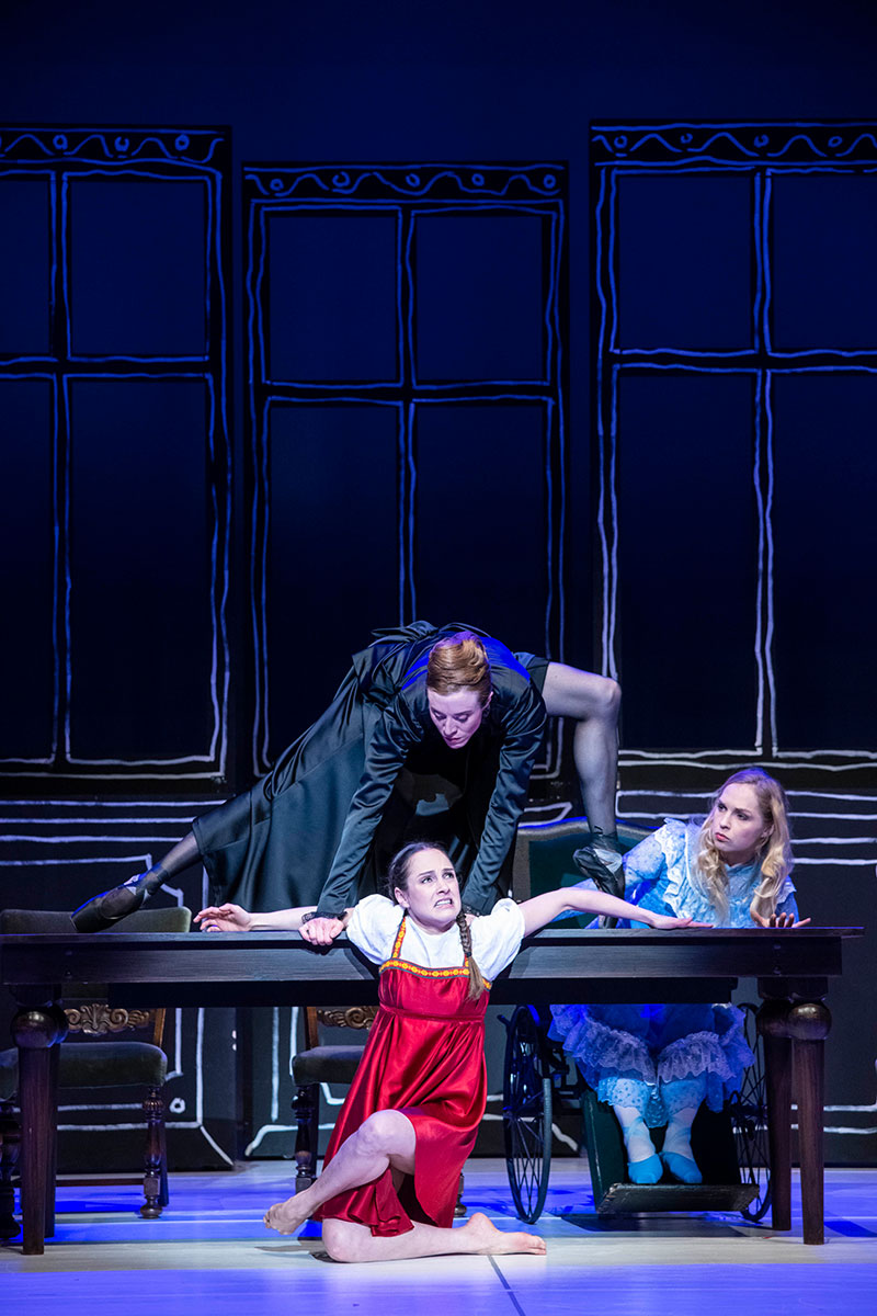 Szene aus Heidi, Landestheater Schleswig-Holstein, Bühne und Kostüme: Mechthild Feuerstein, Foto: Henrik Matzen