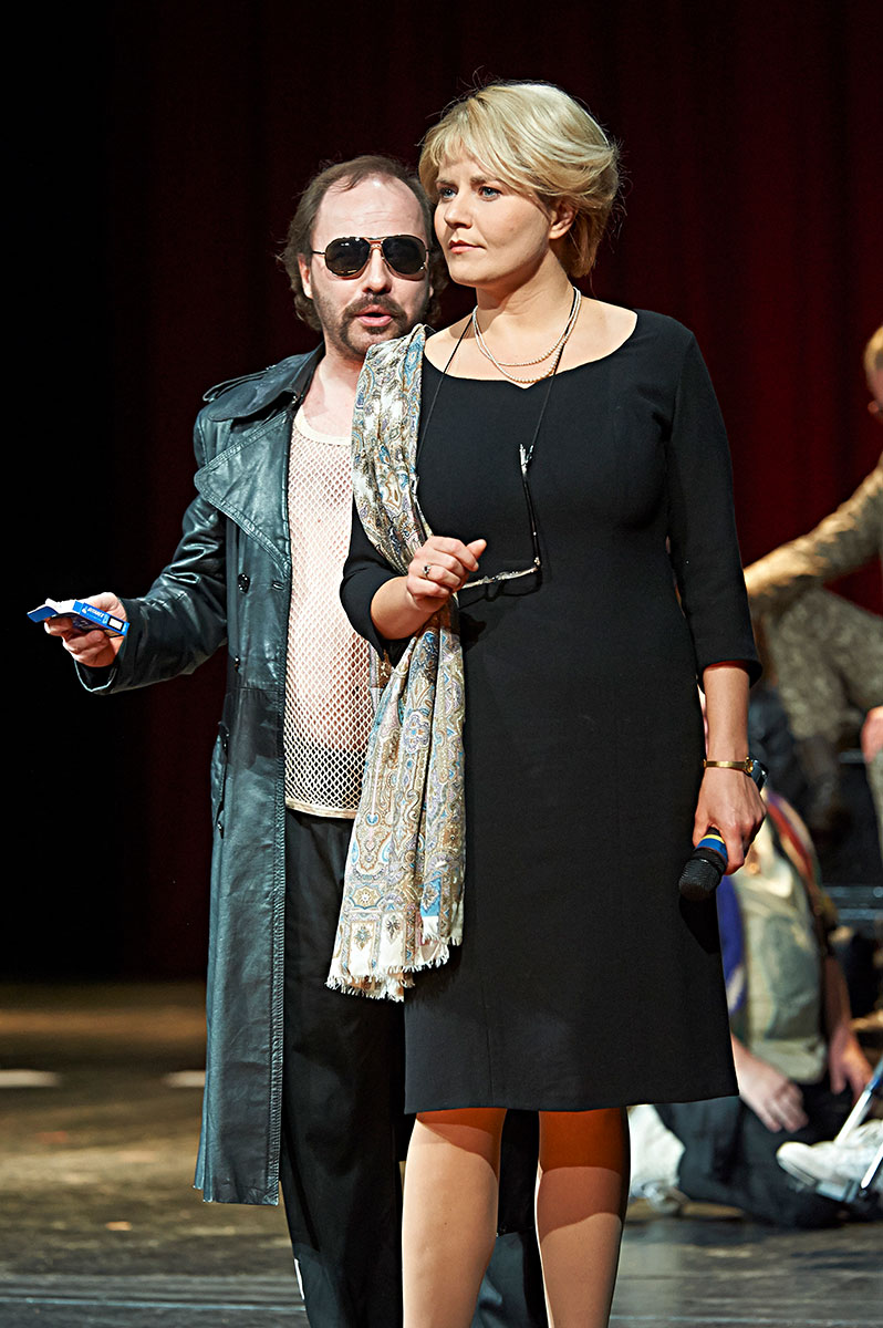 Szene aus Hoffmanns Erzählungen, Theater Lübeck, Kostüme: Mechthild Feuerstein, Foto: Oliver Fantitsch