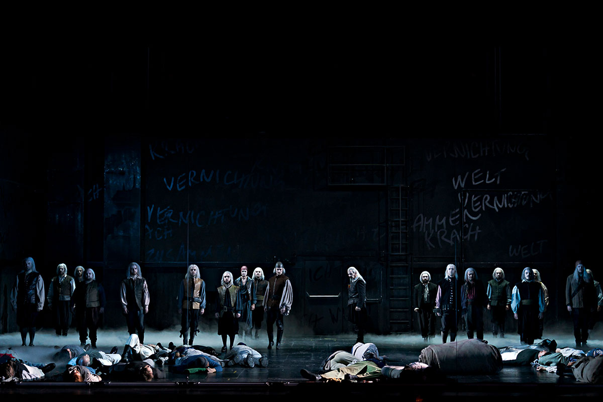 Szene aus Der Fliegende Holländer, Oper Graz, Bühne: Mechthild Feuerstein, Foto: Werner Kmetitsch