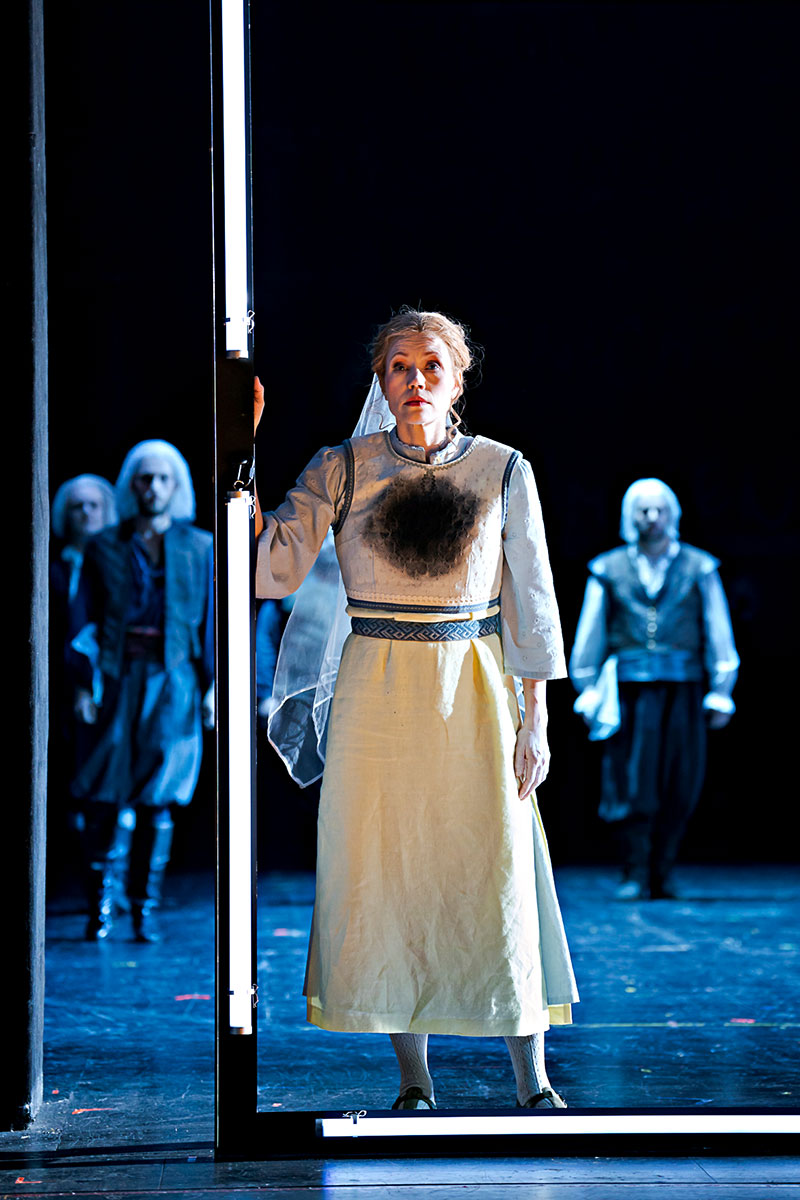 Szene aus Der Fliegende Holländer, Oper Graz, Bühne: Mechthild Feuerstein, Foto: Werner Kmetitsch