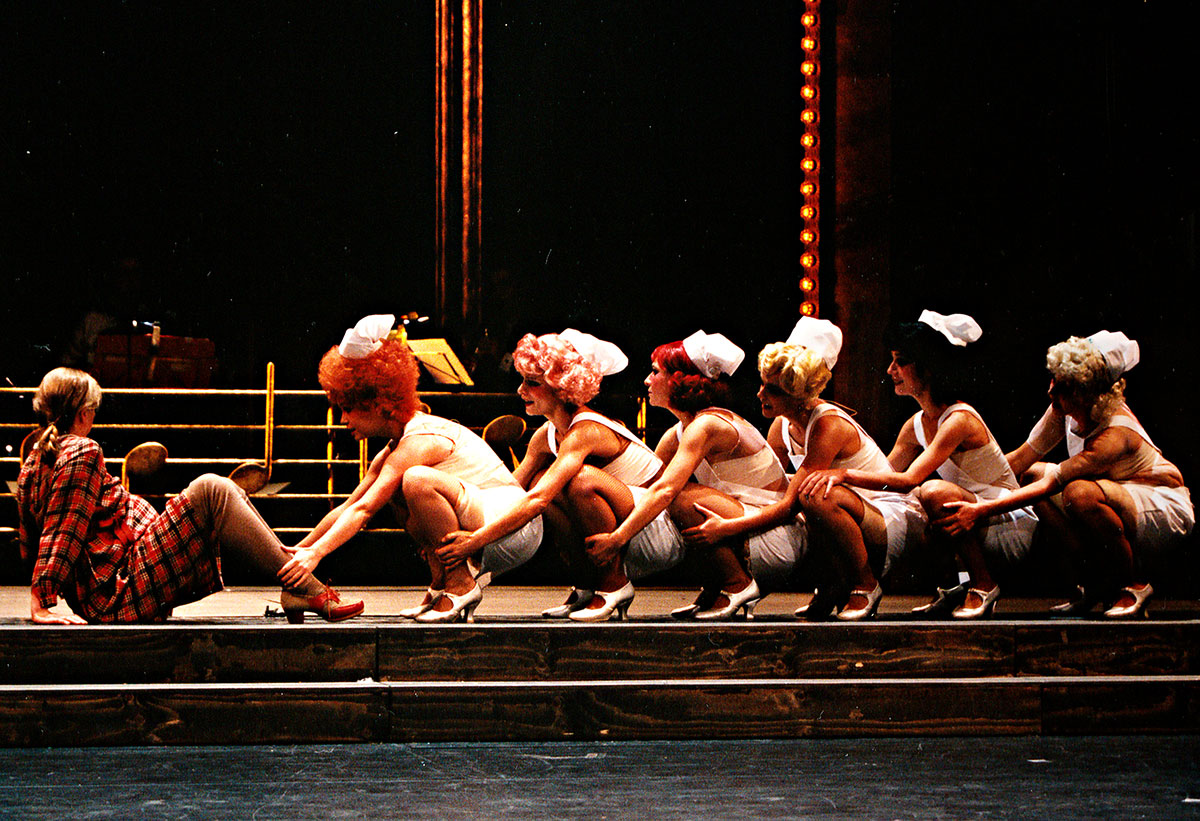 Szene aus Kleiner Mann, was nun, Luzerner Theater, Kostüme: Mechthild Feuerstein, Foto: Oliver Fantitsch
