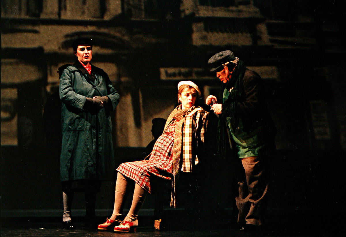 Szene aus Kleiner Mann, was nun, Luzerner Theater, Kostüme: Mechthild Feuerstein, Foto: Oliver Fantitsch