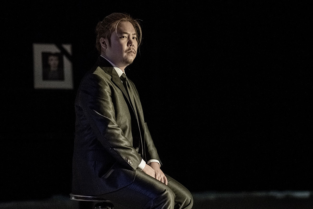 Szene aus Kriegsspiele, Staatstheater Kassel, Bühne und Kostüme: Mechthild Feuerstein, Foto: KH Mierke