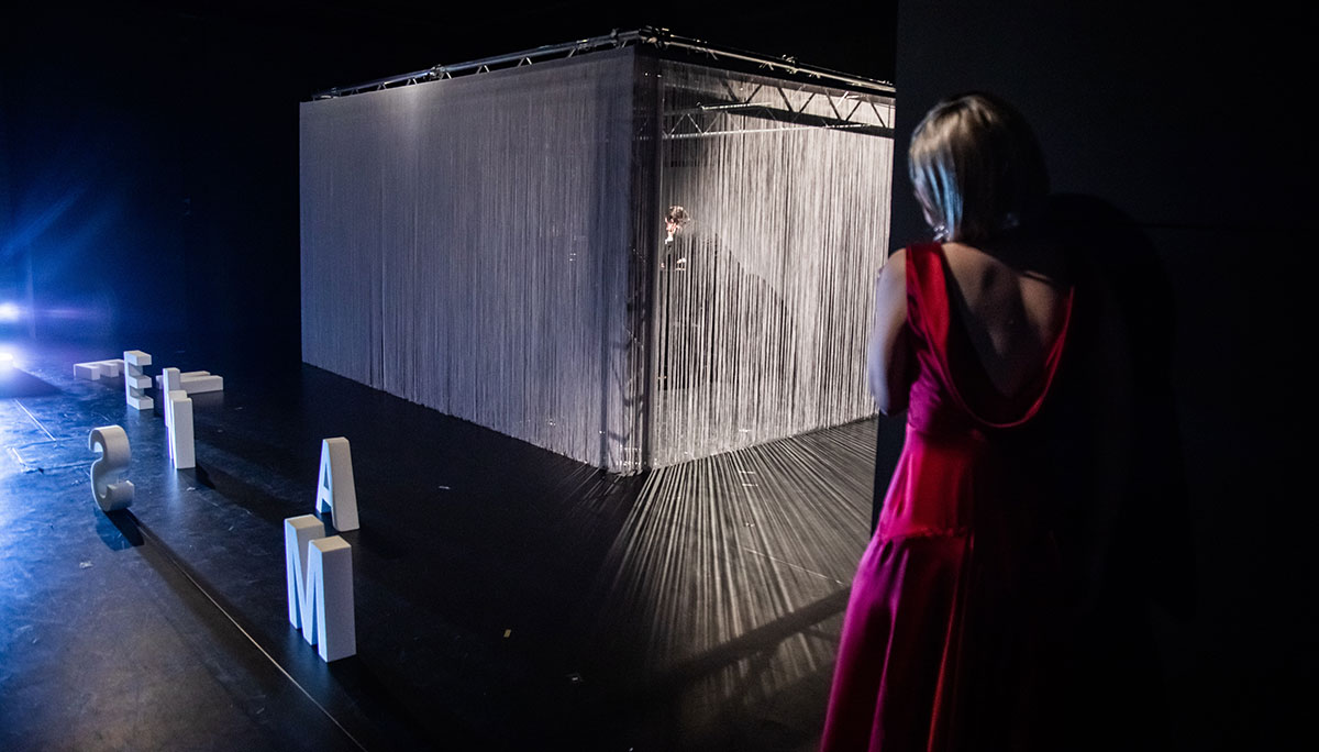 Szene aus Alles Liebe Linda, Theater Coburg, Bühne und Kostüme: Mechthild Feuerstein, Foto: Annemone Taake