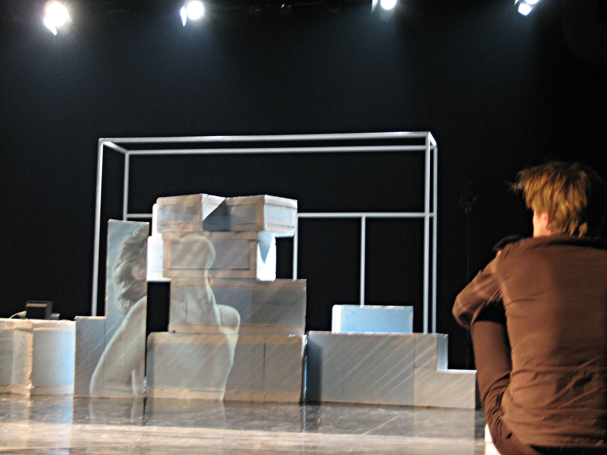 Szene aus Nach D., HAU Berlin / Schauspiel Frankfurt, Bühne: Mechthild Feuerstein, Foto: unbekannt