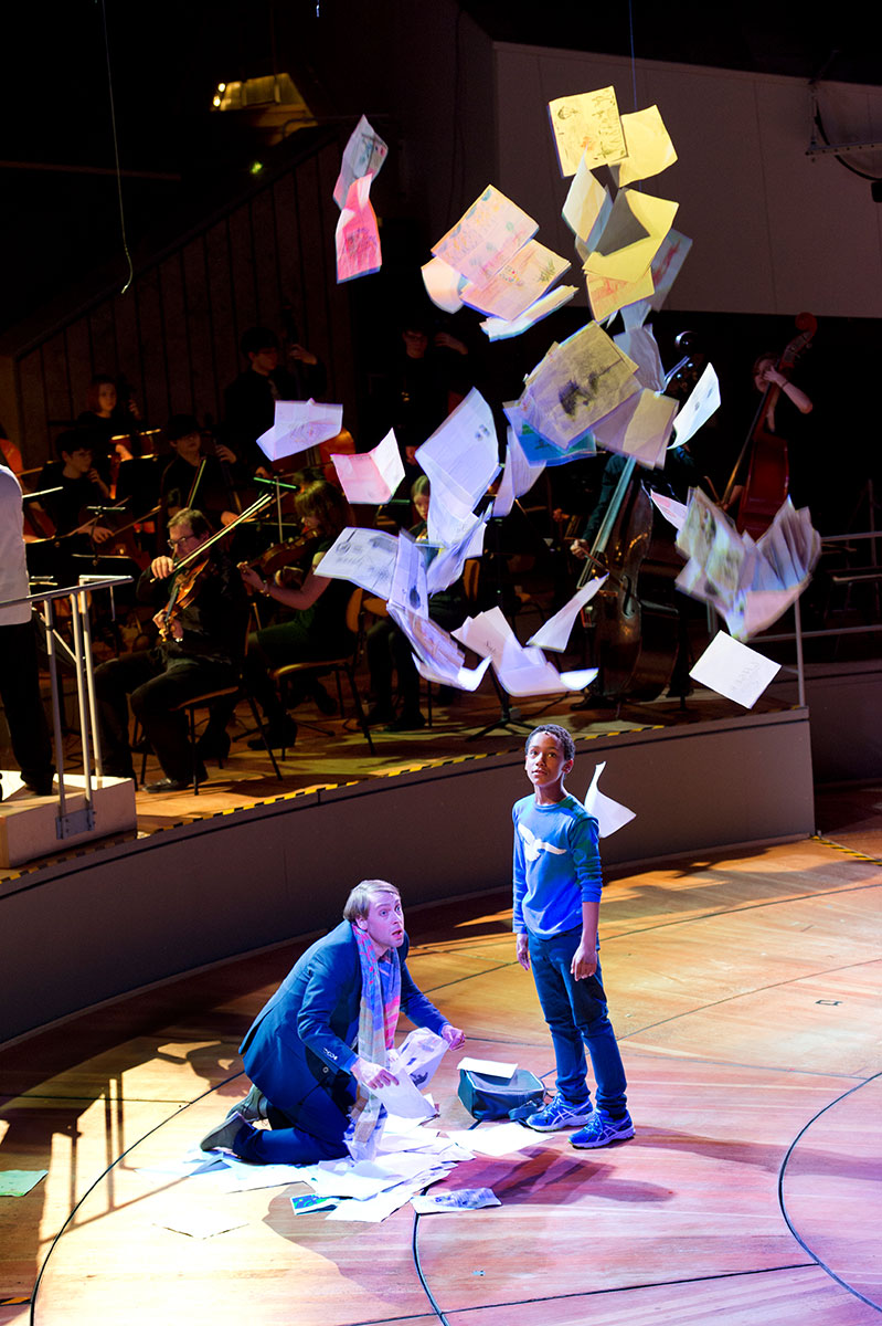 Szene aus Noahs Flut, Philharmonie Berlin, Kostüme: Mechthild Feuerstein, Foto: Monika Rittershaus