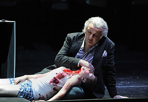 Szene aus Norma, Oper Bonn, Kostüme: Mechthild Feuerstein, Foto: Thilo Beu