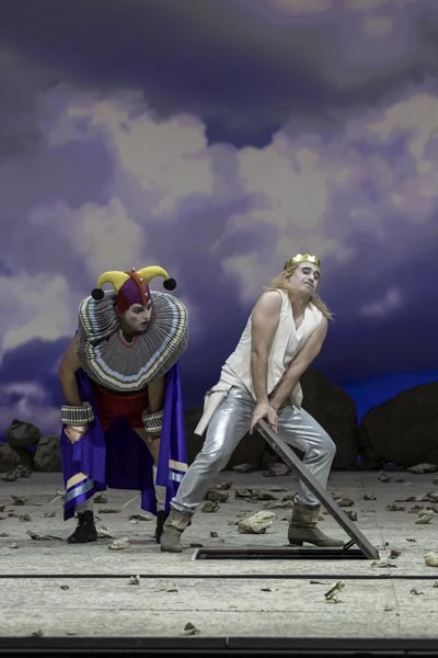 Szene aus Die Liebe zu den drei Orangen, Tiroler Landestheater, Kostüme: Mechthild Feuerstein, Foto: Birgit Gufler