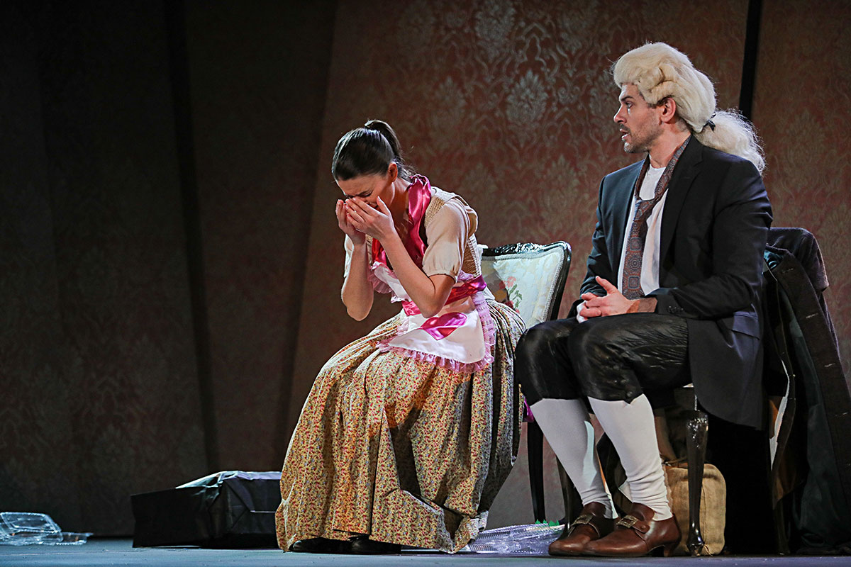 Szene aus Pimpinone, Akamus Berlin / Telemannfestspiele Magdeburg, Bühne und Kostüme: Mechthild Feuerstein, Foto: Viktoria Kühne
