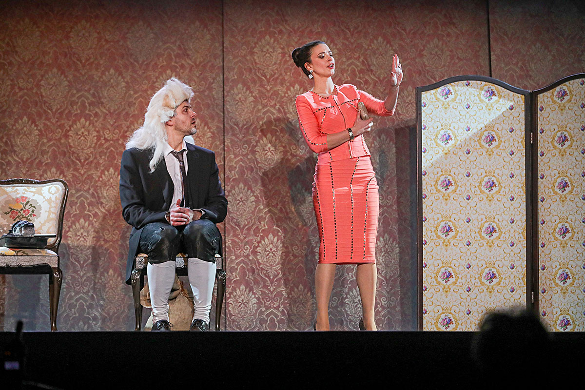 Szene aus Pimpinone, Akamus Berlin / Telemannfestspiele Magdeburg, Bühne und Kostüme: Mechthild Feuerstein, Foto: Viktoria Kühne
