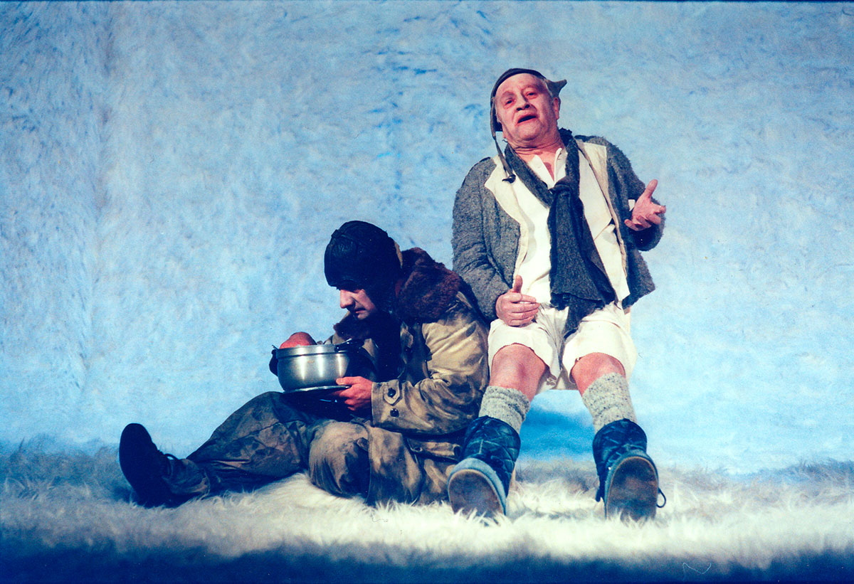 Szene aus Ramper, Residenztheater München, Kostüme: Mechthild Feuerstein, Foto: Oliver Fantitsch