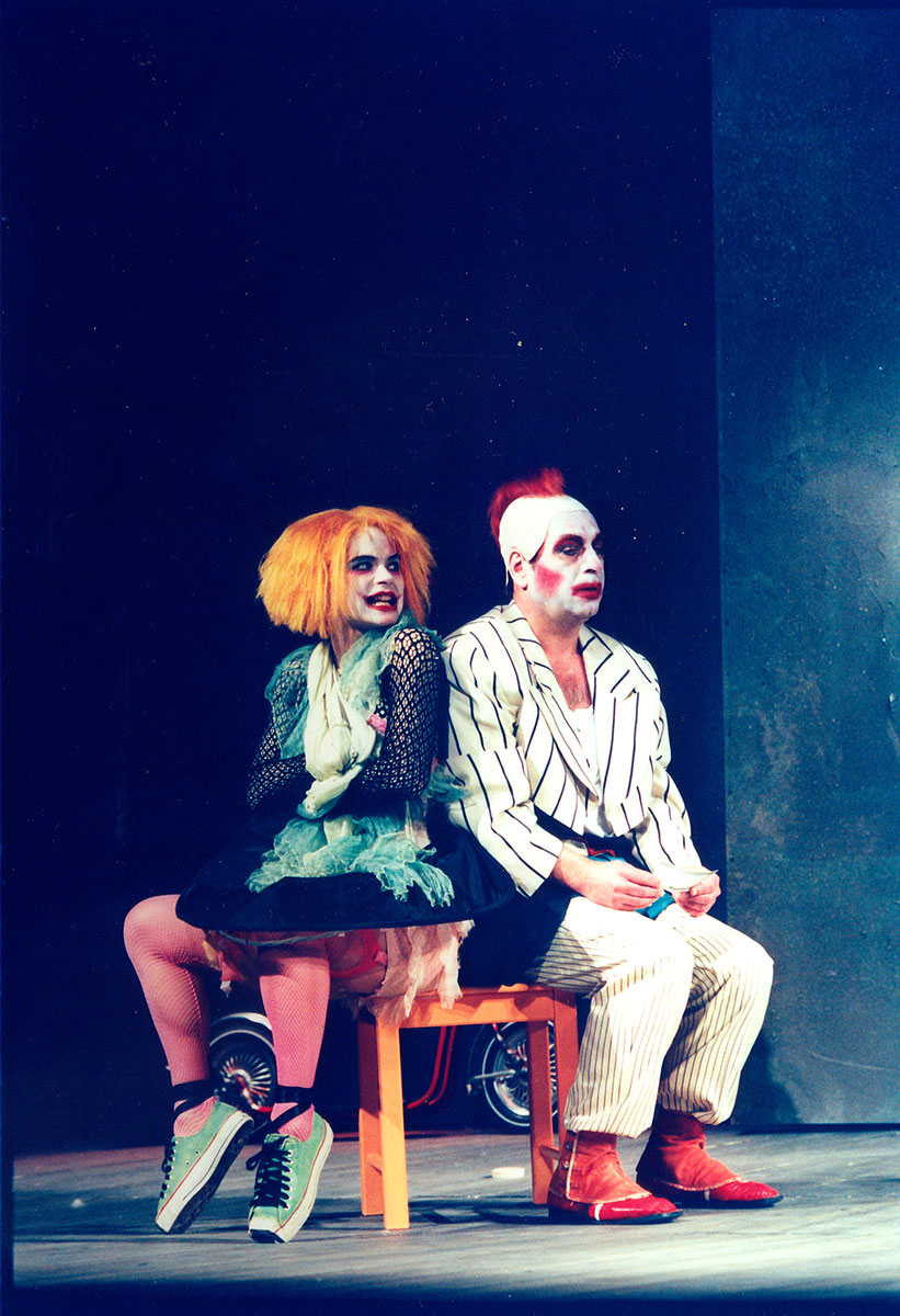 Szene aus Ramper, Residenztheater München, Kostüme: Mechthild Feuerstein, Foto: Oliver Fantitsch