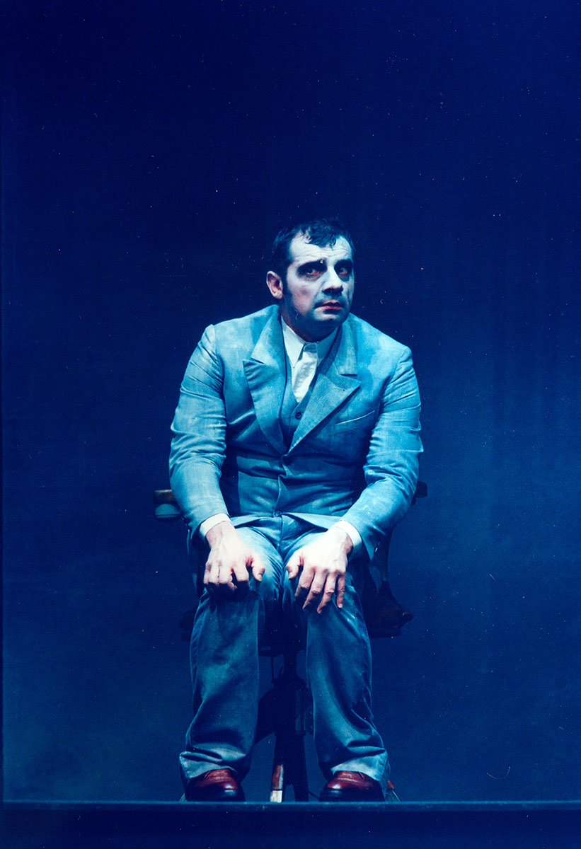 Szene aus Ramper, Residenztheater München, Kostüme: Mechthild Feuerstein, Foto: Oliver Fantitsch