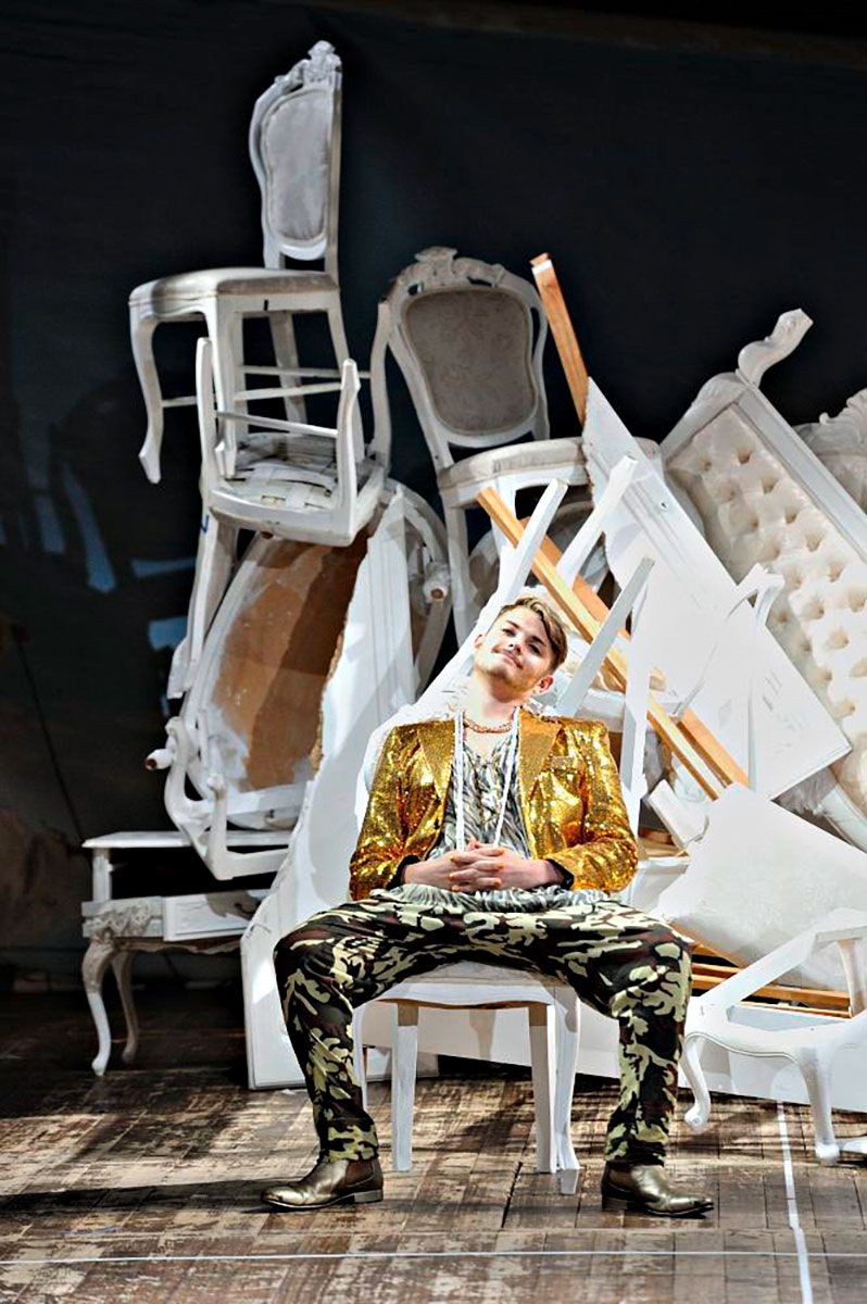 Szene aus Riccardo Primo, Lauttencompagney/ Händelfestspiele Halle/ Schlossfestspiele Ludwigsburg, Bühne und Kostüme: Mechthild Feuerstein, Foto: Oliver Fantitsch