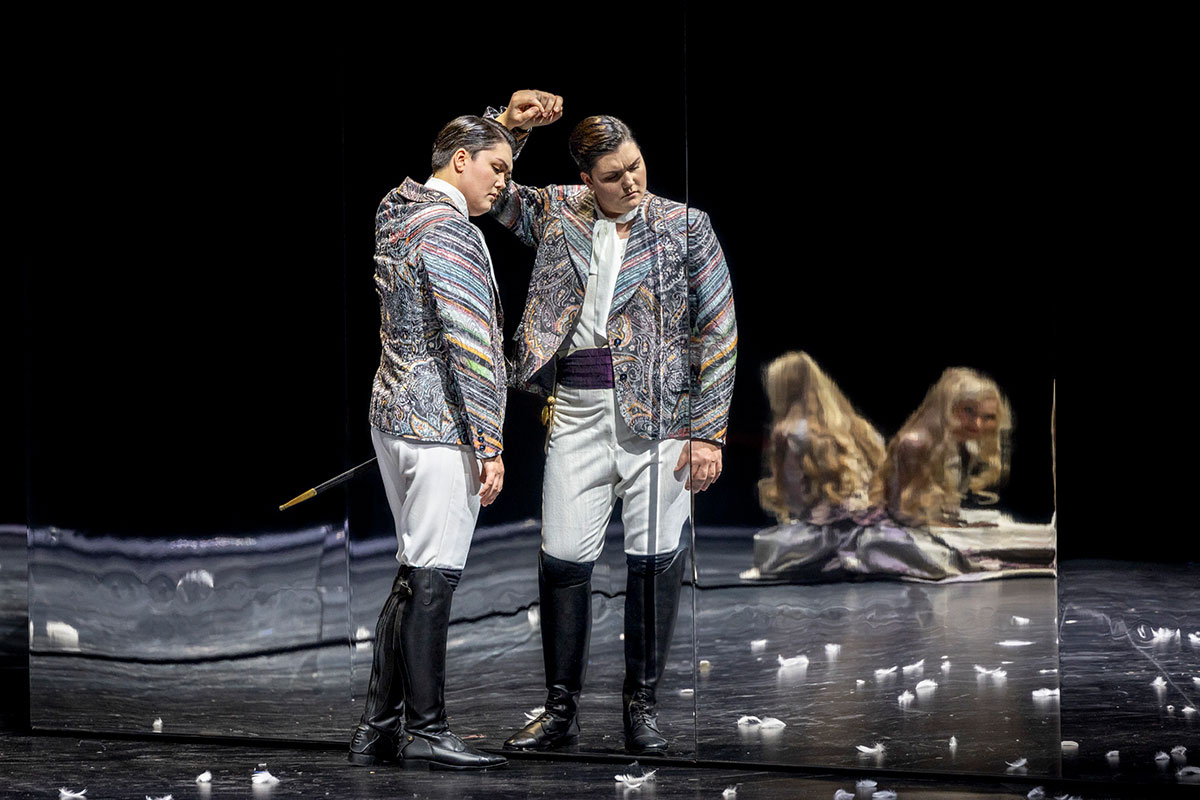 Szene aus Der Rosenkavalier, Tiroler Landestheater, Kostümbild: Mechthild Feuerstein, Foto: Birgit Gufler