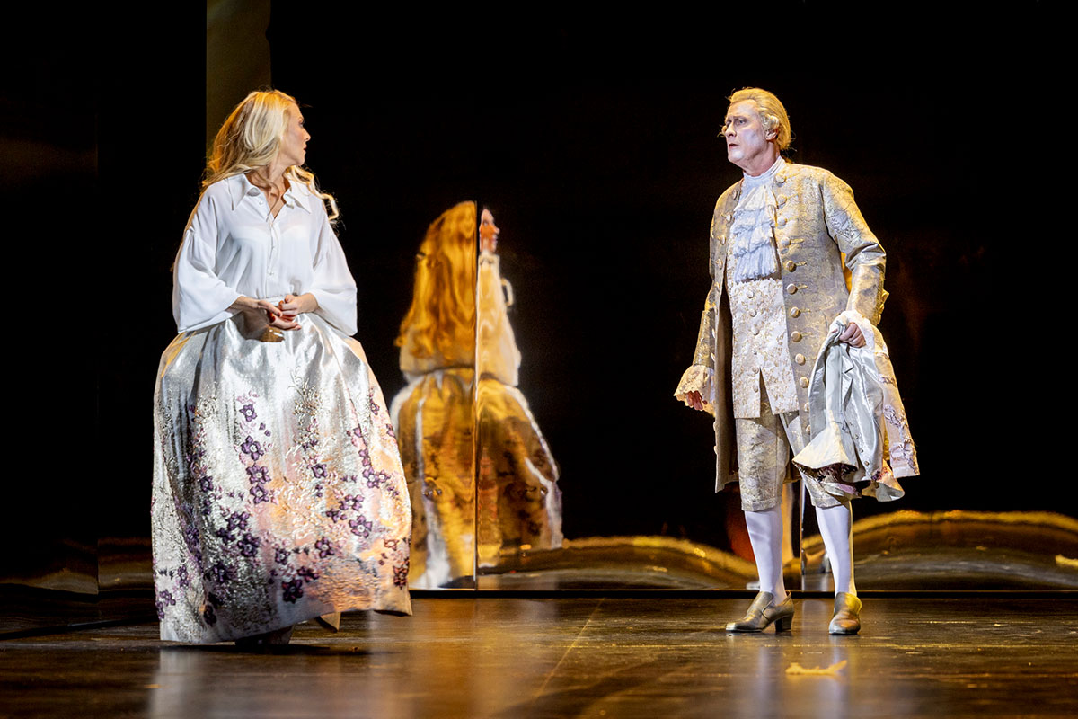 Szene aus Der Rosenkavalier, Tiroler Landestheater, Kostümbild: Mechthild Feuerstein, Foto: Birgit Gufler