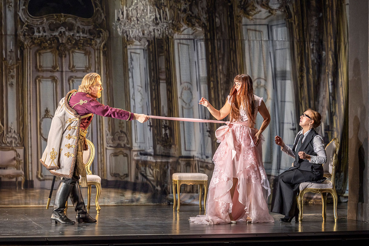 Szene aus Der Rosenkavalier, Tiroler Landestheater, Kostümbild: Mechthild Feuerstein, Foto: Birgit Gufler