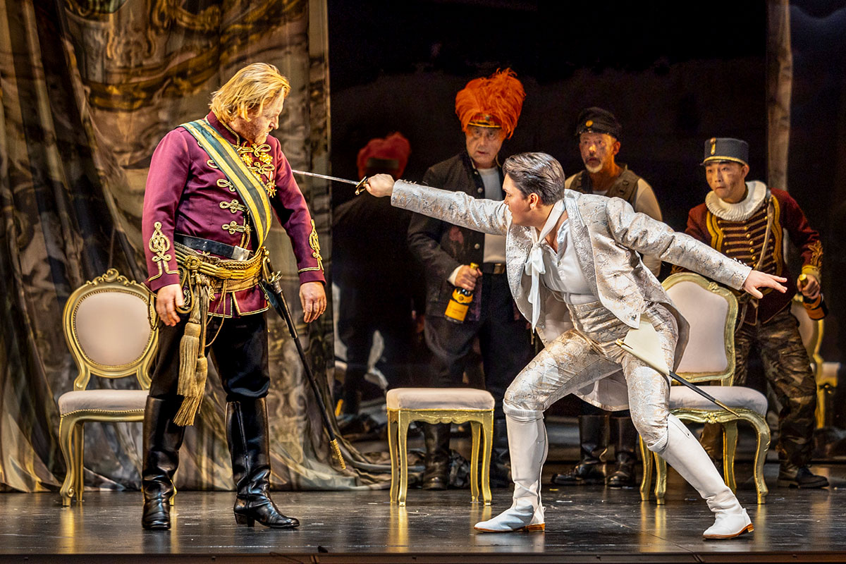 Szene aus Der Rosenkavalier, Tiroler Landestheater, Kostümbild: Mechthild Feuerstein, Foto: Birgit Gufler