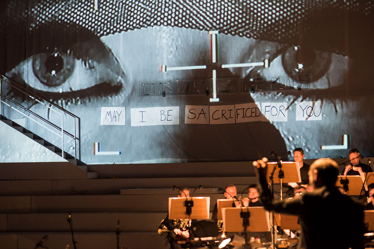 Szene aus Sacrifice, Oper Halle