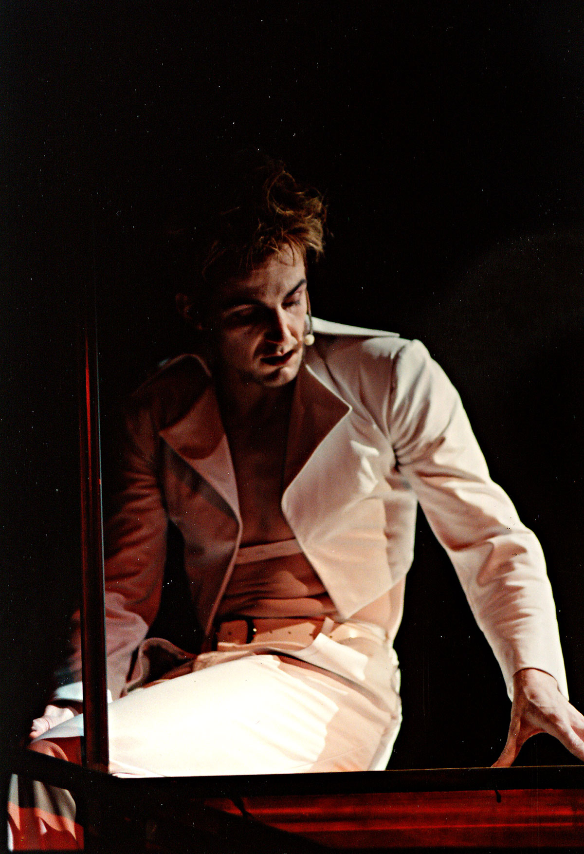 Szene aus Schlaflos, Schaubühne Berlin, Kostüme: Mechthild Feuerstein, Foto: unbekannt