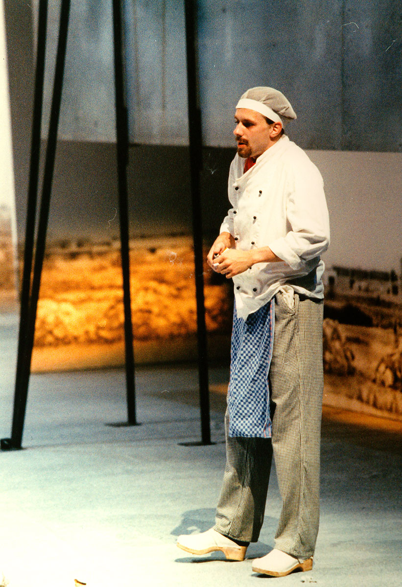 Szene aus Die Stunde da wir nichts voneinander wußten, Staatstheater Braunschweig, Kostüme: Mechthild Feuerstein, Foto: Oliver Fantitsch