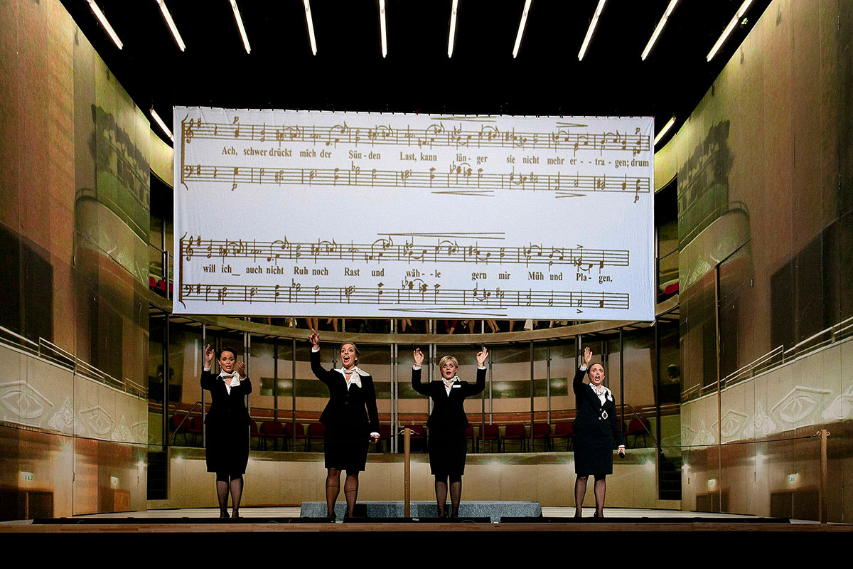 Szene aus Tannhäuser, Theater Lübeck, Kostüme: Mechthild Feuerstein, Foto: Oliver Fantitsch