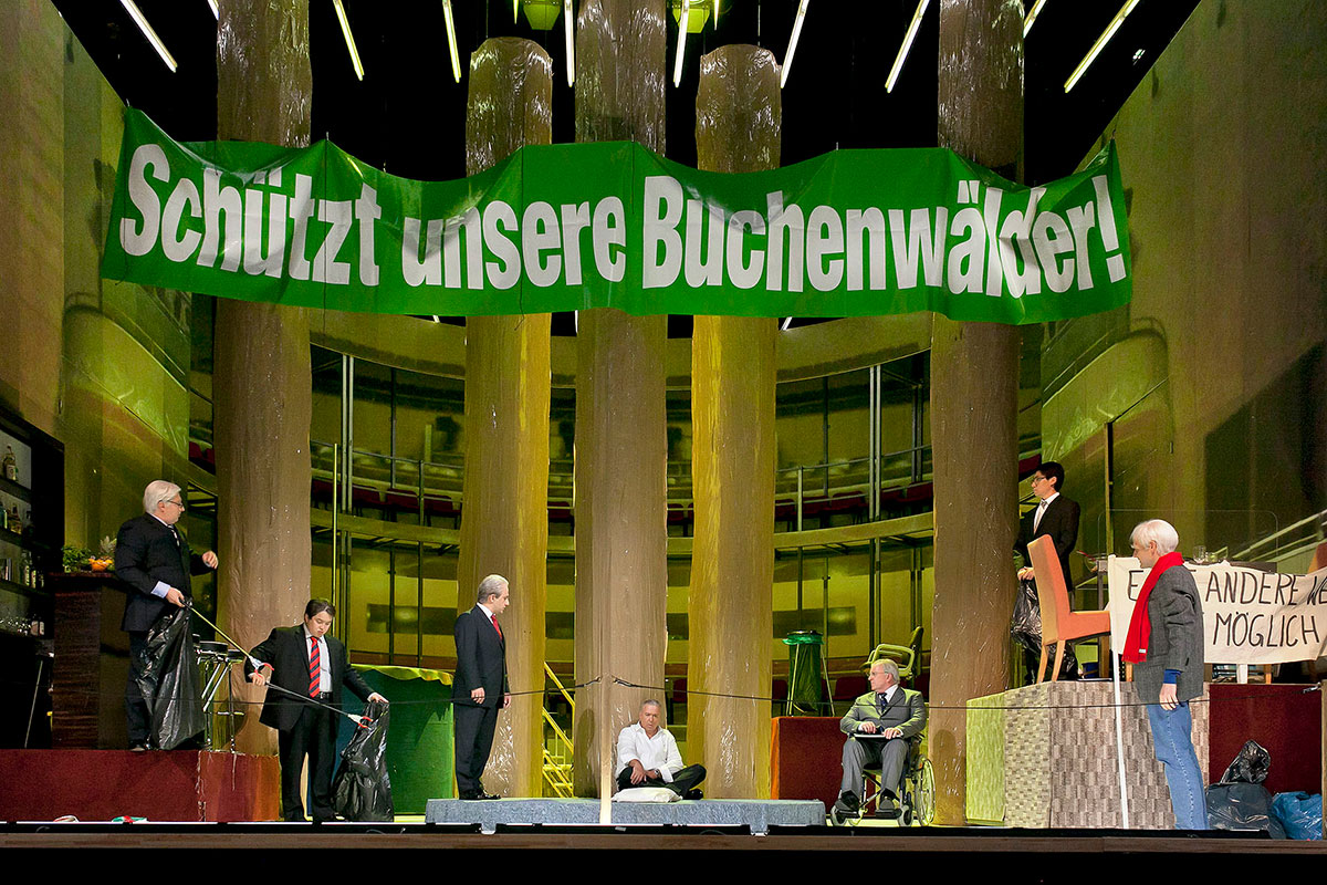 Szene aus Tannhäuser, Theater Lübeck, Kostüme: Mechthild Feuerstein, Foto: Oliver Fantitsch