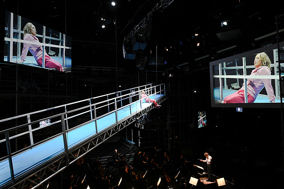 Szene aus Wozzeck, Staatstheater Kassel, Kostüme: Mechthild Feuerstein, Foto: Nils Klinger