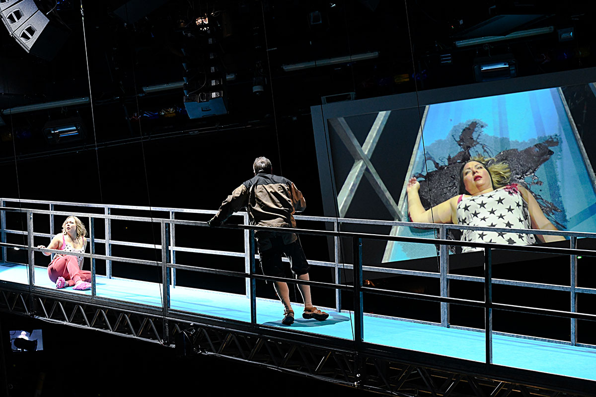 Szene aus Wozzeck, Staatstheater Kassel, Kostüme: Mechthild Feuerstein, Foto: Nils Klinger
